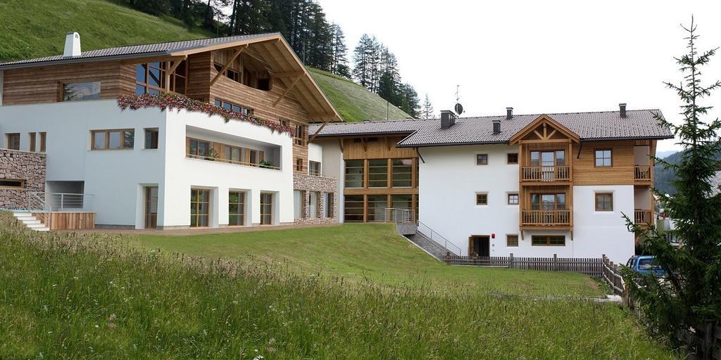 Hotel La Fradora - Dolomites Hotel San Cassiano  Esterno foto