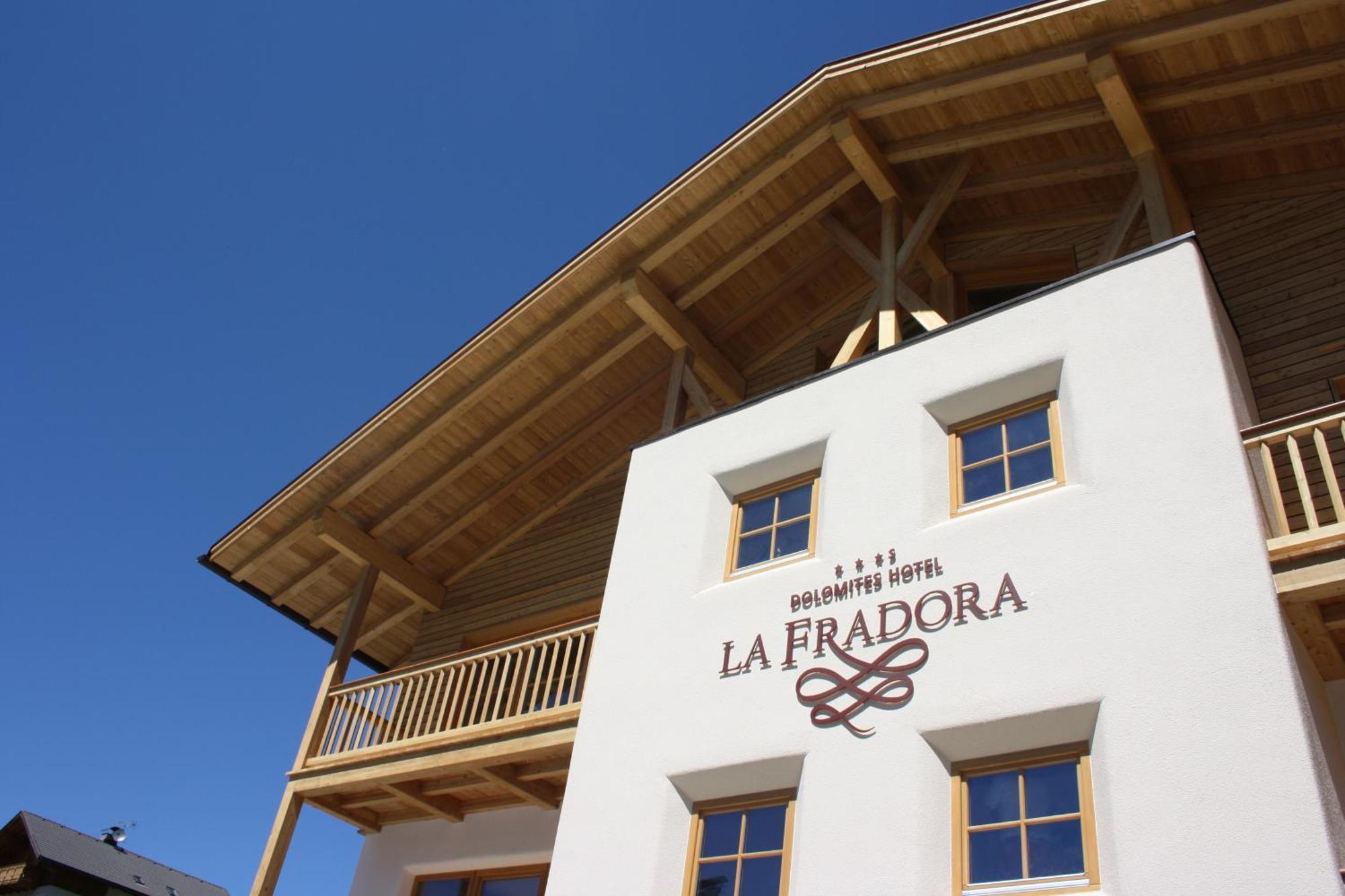 Hotel La Fradora - Dolomites Hotel San Cassiano  Esterno foto