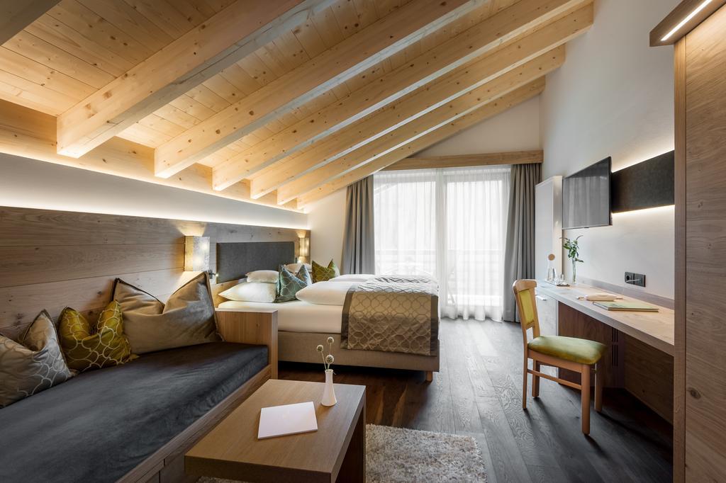 Hotel La Fradora - Dolomites Hotel San Cassiano  Esterno foto