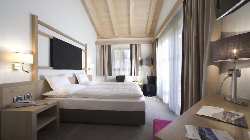 Hotel La Fradora - Dolomites Hotel San Cassiano  Esterno foto