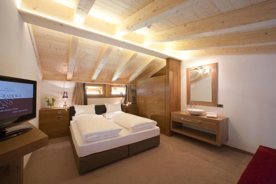Hotel La Fradora - Dolomites Hotel San Cassiano  Esterno foto