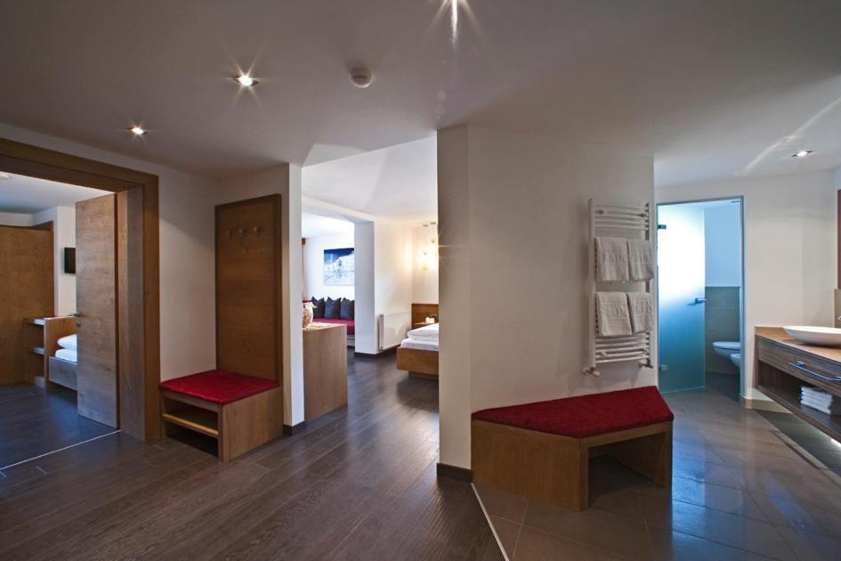 Hotel La Fradora - Dolomites Hotel San Cassiano  Esterno foto